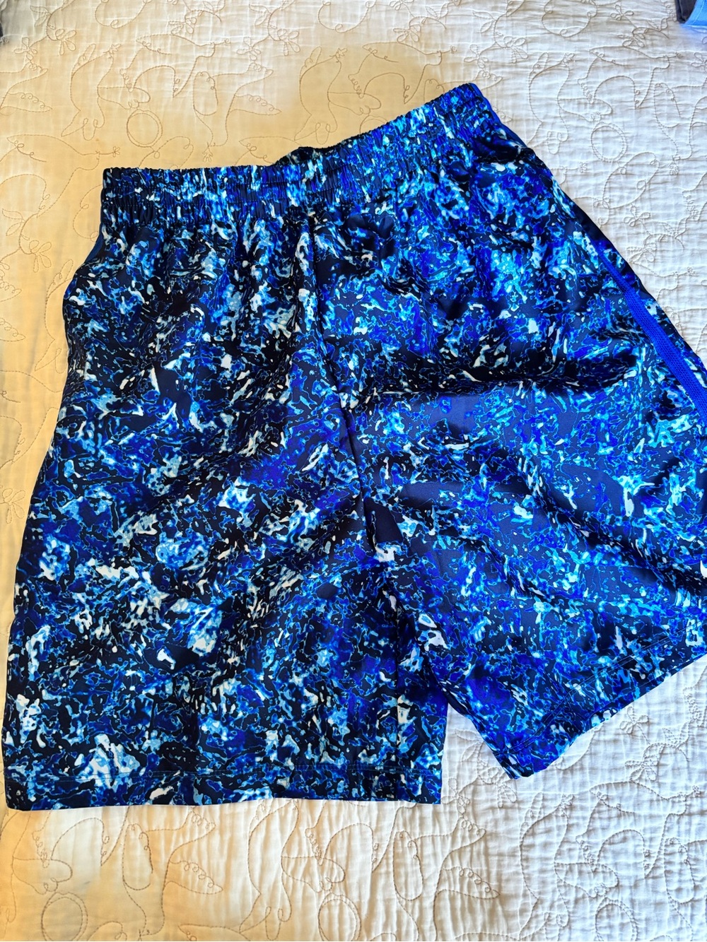 NWOT Nike Boys Dri-Fit Patterned Shorts, XL